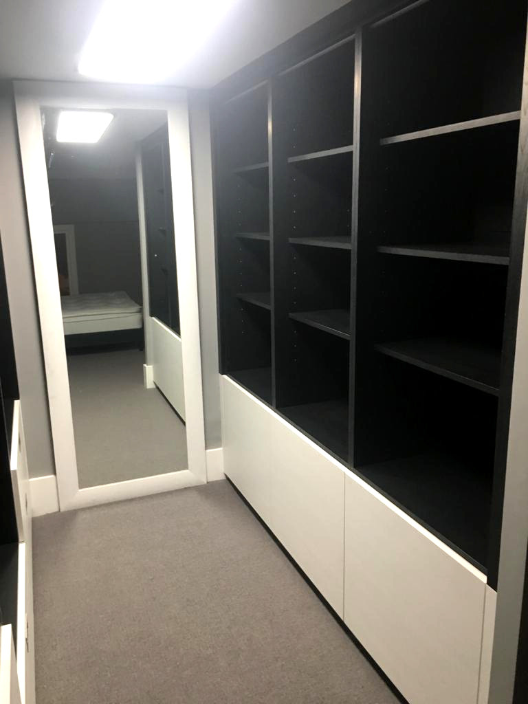 Bedroom wardrobe 01