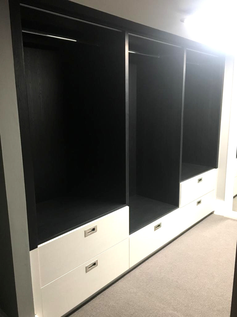 Bedroom wardrobe 02